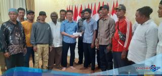 Ketua HNSI Rohil Bersama Puluhan Nelayan Datangi Rumah Dinas Bupati Rohil